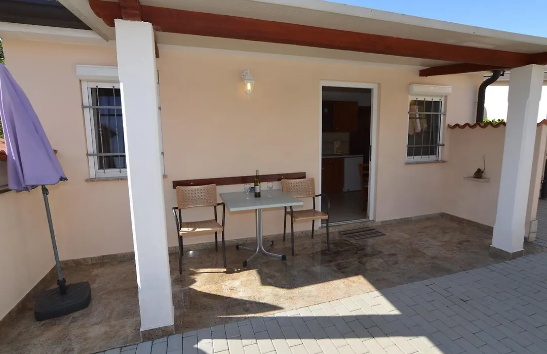 Apartmani Dekovic Materada-1