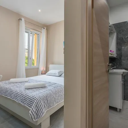 Roberto Rooms-3
