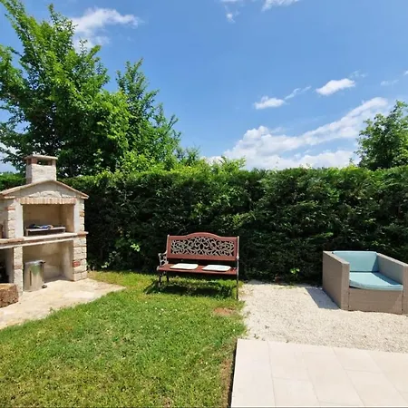 Apartments Matea In Finida Porec 1Km From The Beach-3