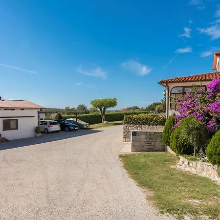 Cottage Nilda I-2